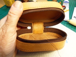 Stitching the reinforcement part Stitching the reinforcement part