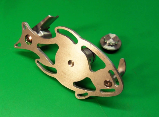 Two more weight reduction holes in the fish shape head, for a better look. Two more weight reduction holes in the fish shape head, for a better look.